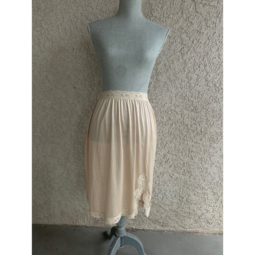 Vassarette Half Slip Women Large Beige Excellent Vintage Coquette Nylon Lace